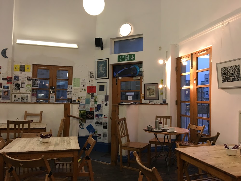 blue-moon-cafe-3773d32