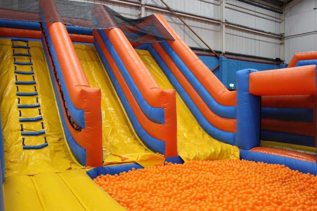 BALL PIT